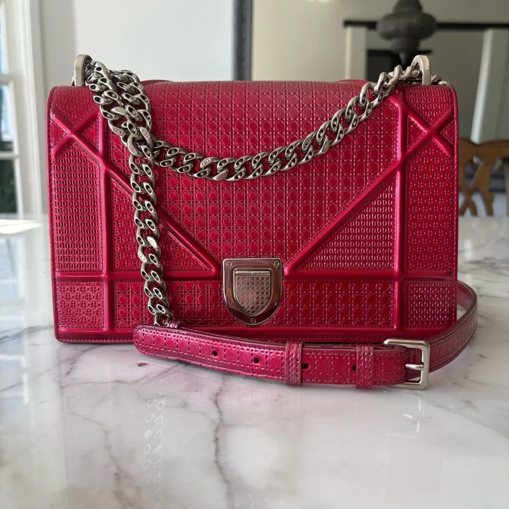 Christian Dior Dioram Red Shoulder Bag with Silver Chain - Picture 2 of 10